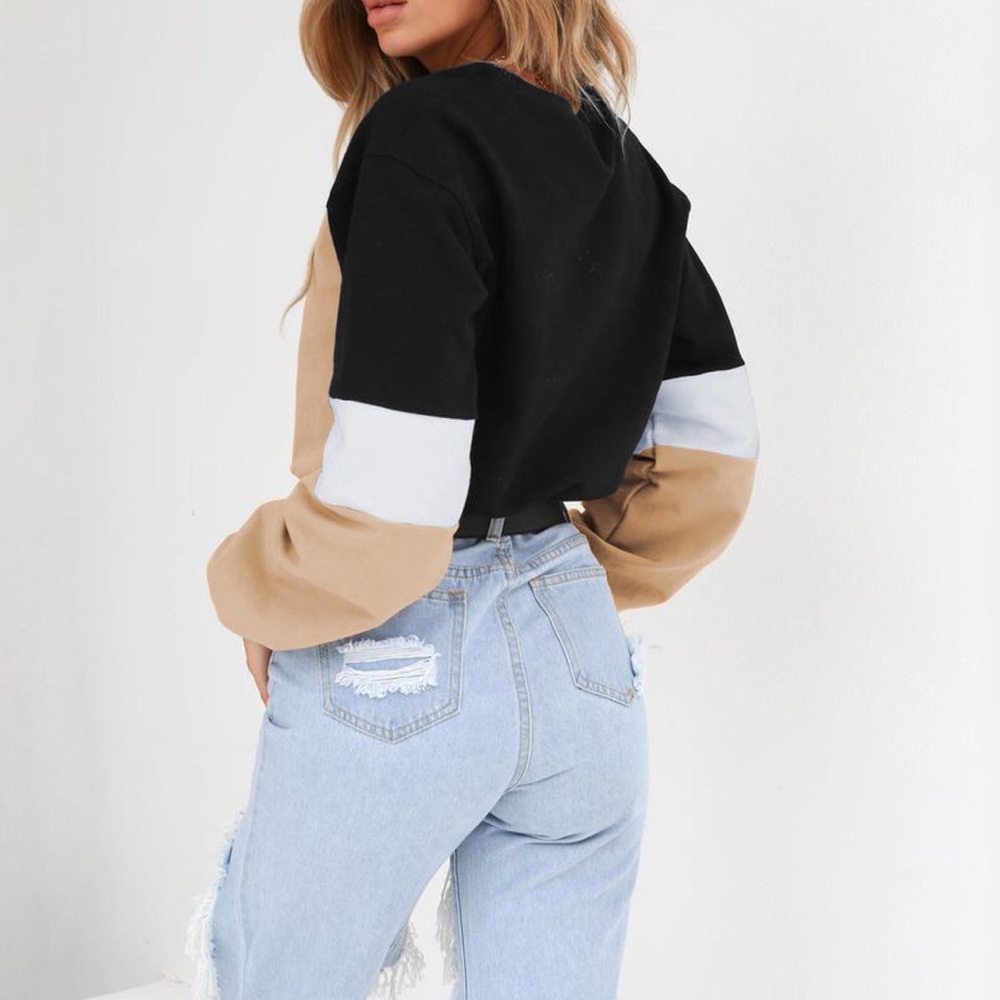 😘Take It Easy Black Beige Crew Neck Top - Picture 3 of 8